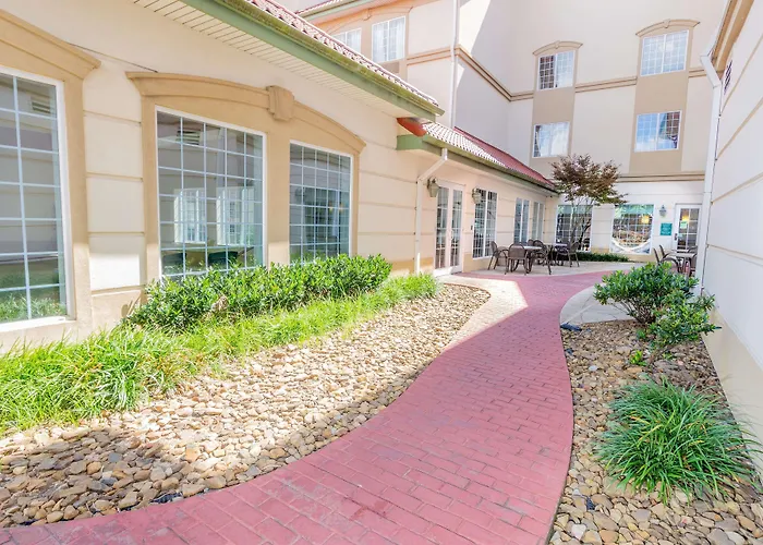 La Quinta By Wyndham Bentonville